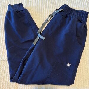 Figs navy scrub set